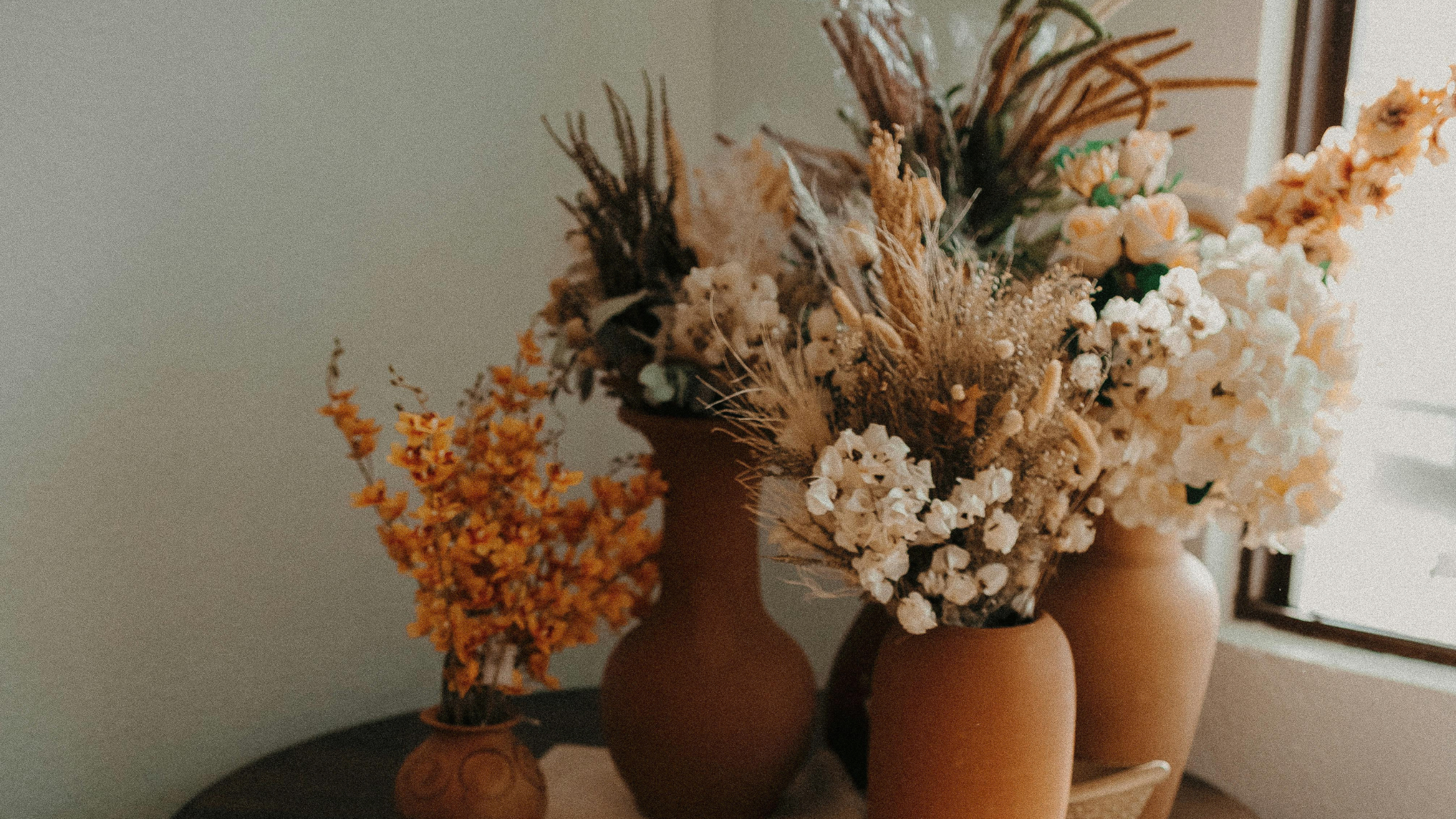 How to Preserve Autumn Dried Flowers and Decor: An Expert Guide from Cherry Blossom Florist